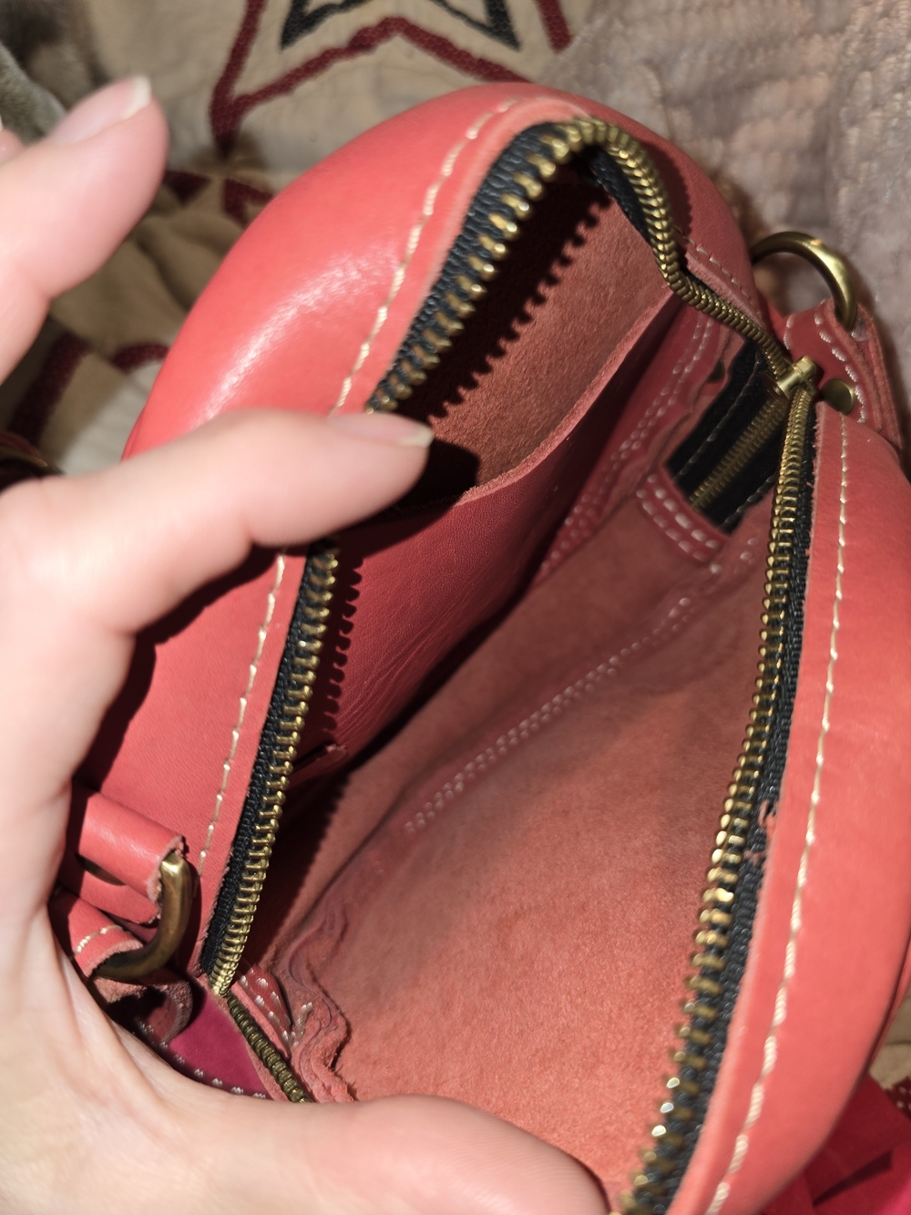 Portland Leather Small Tulip Circle - Picture 5 of 10